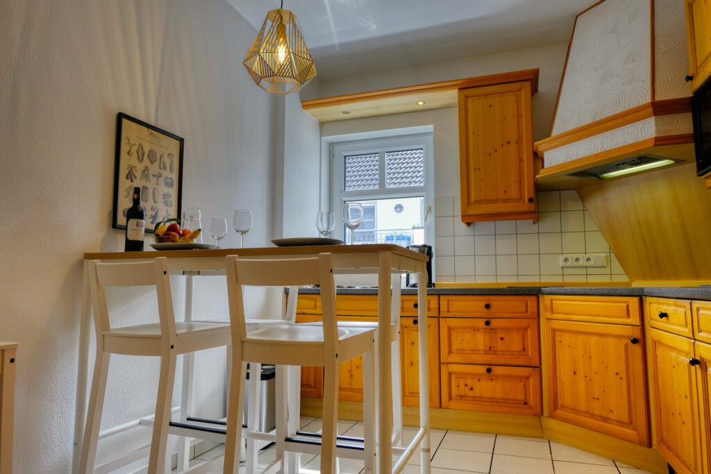 Küche Esstisch zum kochen statt Hotel in Holzminden