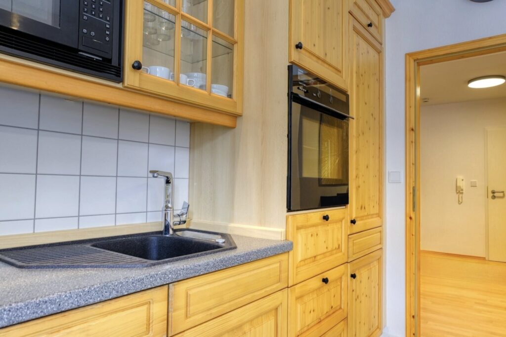 Küchenzeile Spüle und Backofen der Ferienwohnung
