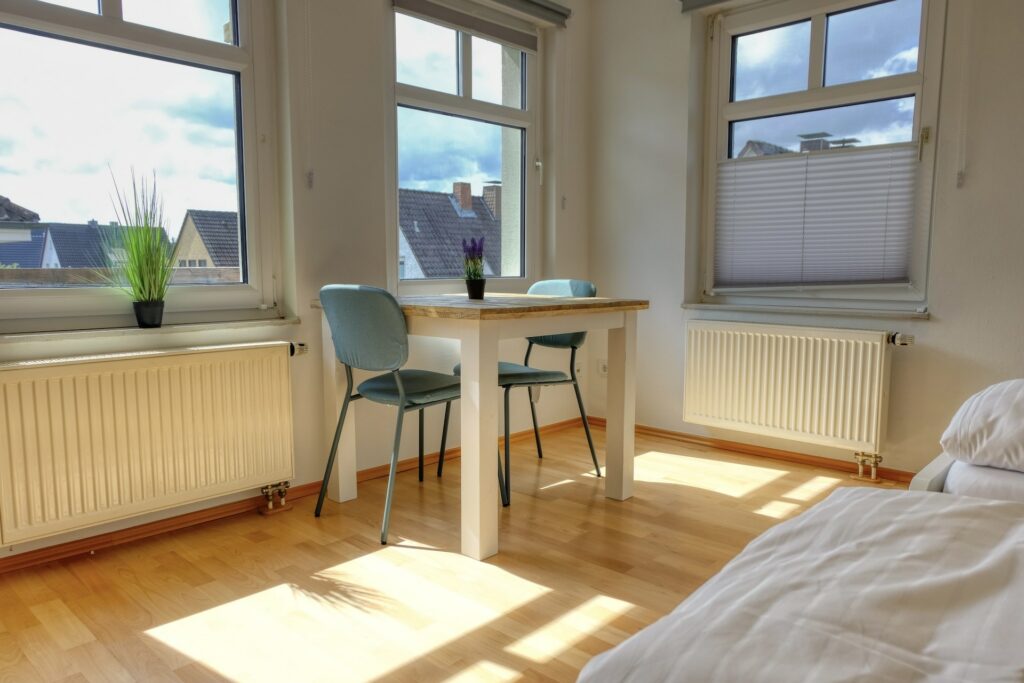 Schlafzimmer 2 Sitzecke nahe Balkon
