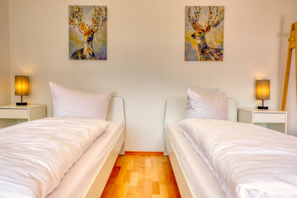 Schlafzimmer 2 Betten der Monteurwohnung